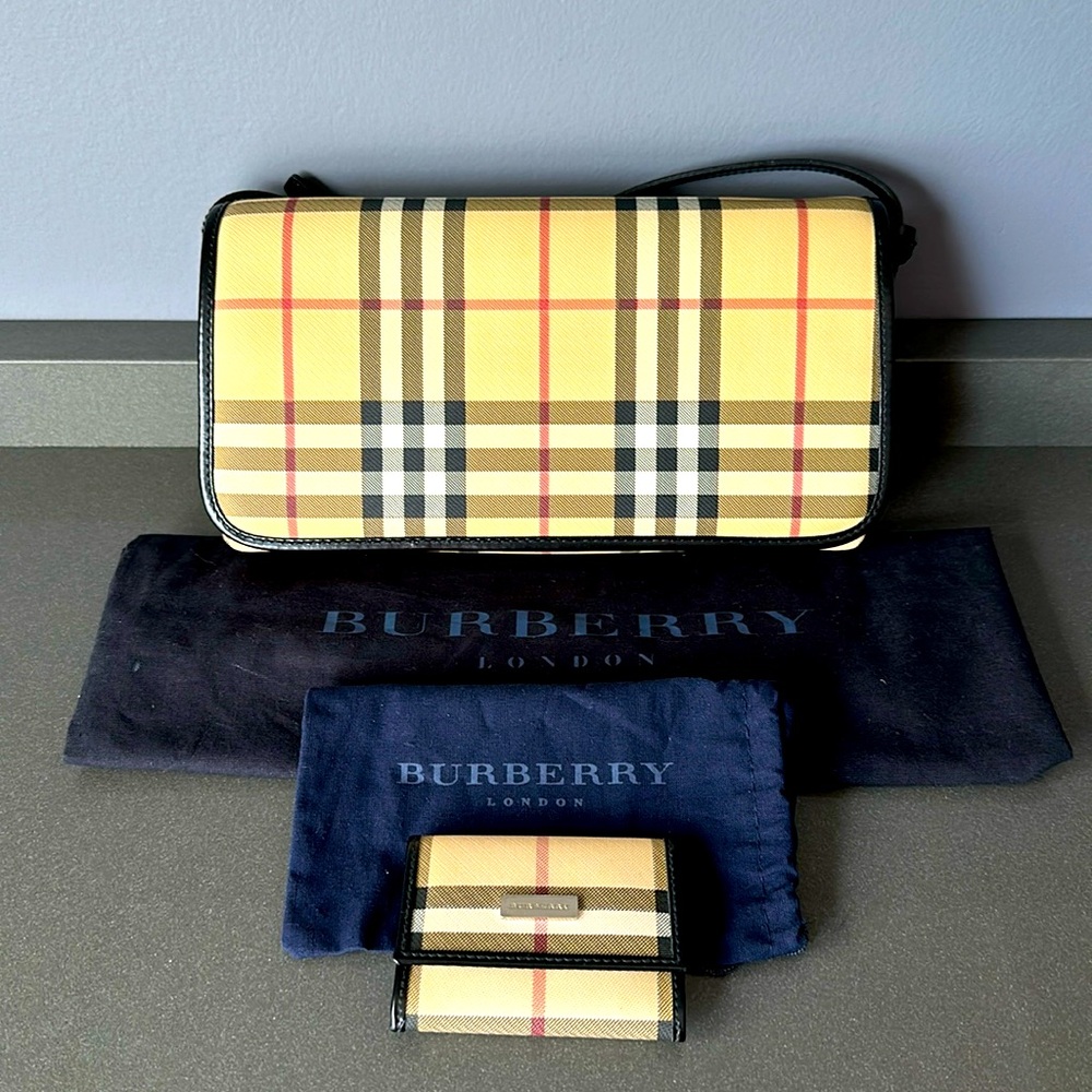 Burberry bag with matching mini wallet